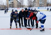 В Скопине прошел исторический хоккейный мачт