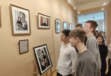 В Скопинском округе открыли выставочное пространство «Территория творчества»