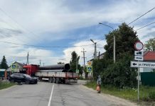 В Скопине столкнулись легковушка и грузовик